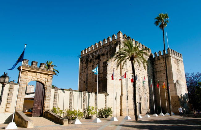 Visita guiada por el Alcázar y Catedral de Jerez - Foto 1