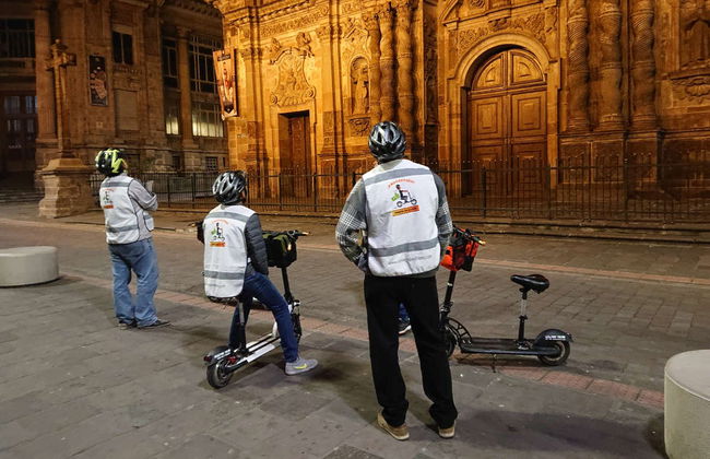 Tour nocturno en patinete eléctrico por Quito - Foto 4