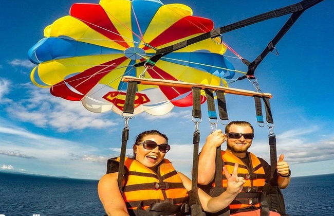 Parasailing in Boracay - Photo 2