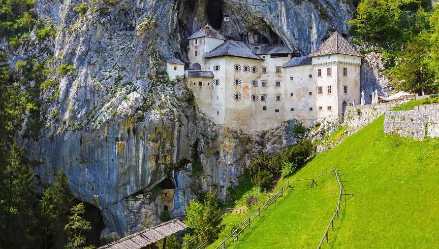 Predjama Castle and Postojna Cave Trip - Foto 2