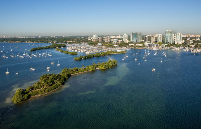 Miami Private Yacht Hire with Captain - Photo 6
