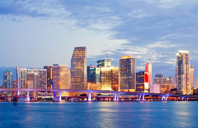 Miami Private Yacht Hire with Captain - Photo 5