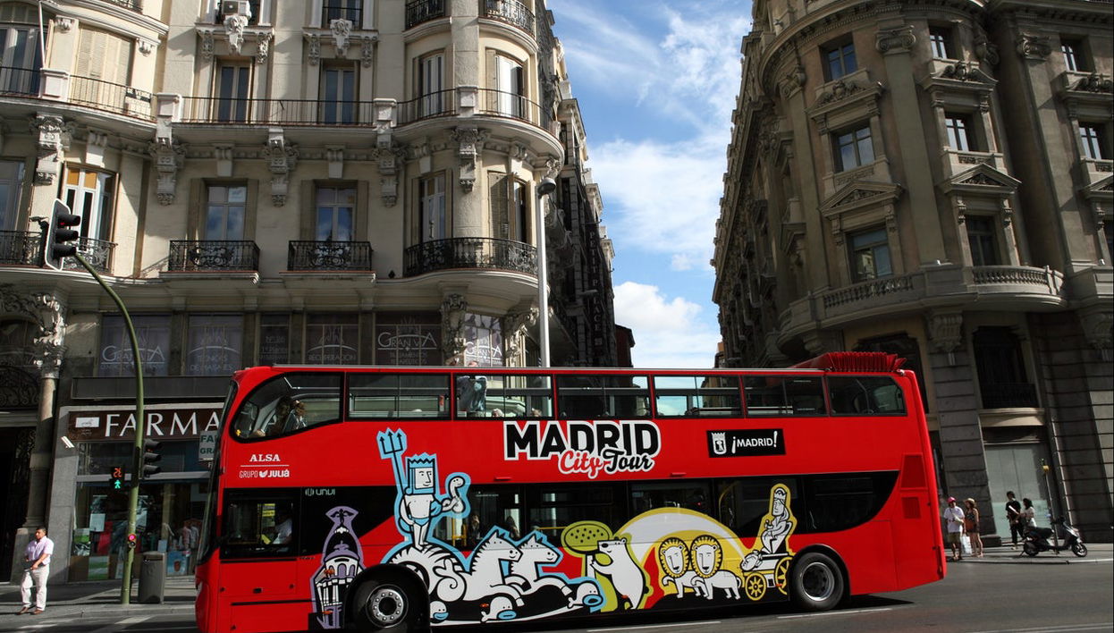 Autobús turístico de Madrid para familias - Foto 1