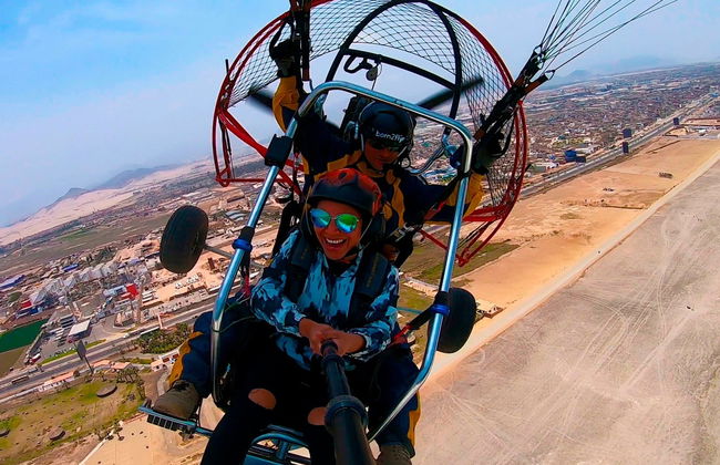 Vuelo en paramotor sobre la costa sur de Lima - Foto 4