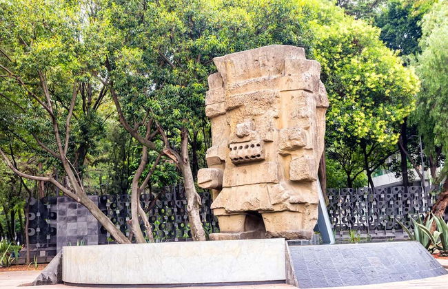 Visita guiada por el Museo Nacional de Antropología - Foto 1