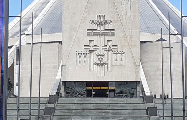 A Hope Street Stroll: un recorrido autoguiado desde la Catedral Metropolitana hasta LIPA - Foto 1
