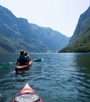 Foto de Tour en kayak por el fiordo de Nærøy