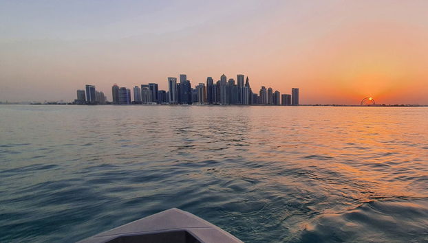 Paseo en barco privado al atardecer por Doha - Foto 2