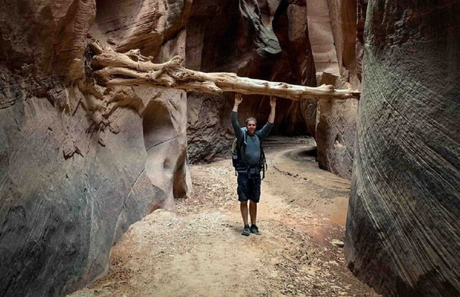 Hiking in Buckskin Gulch Canyon - Photo 2