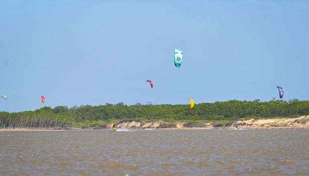 Parnaíba River Kitesurfing - Photo 5