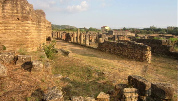 Velia Archaeological Site Tour - Photo 2