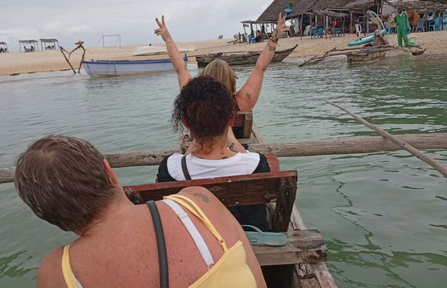 Passeio de canoa pelo rio Congo ao entardecer - Foto 9