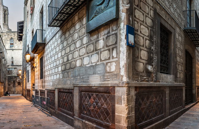 Gothic Quarter Mysteries & Legends Free Tour - Foto 8