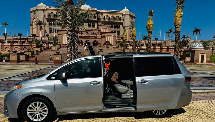 Dubai ⇄ Sharjah Flughafen/Stadt Privater Hin- und Rücktransfer - Foto 1