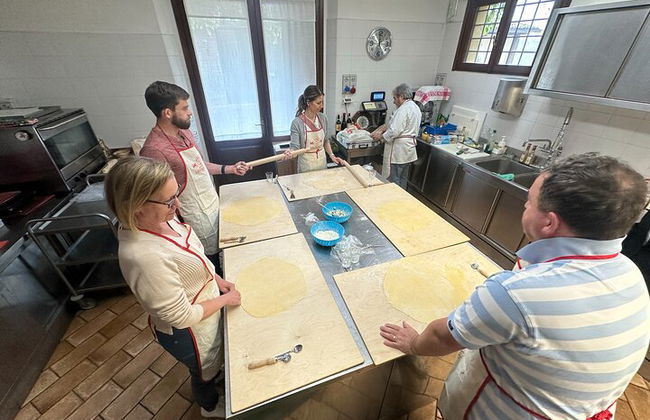 Parmesan-Balsamico-Tagestour mit Kochkurs bei einem Einheimischen zu Hause - Foto 1