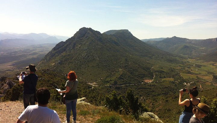 Private day tour to Cucugnan, Quéribus & Peyrepertuse castles. From Carcassonne. - Foto 1