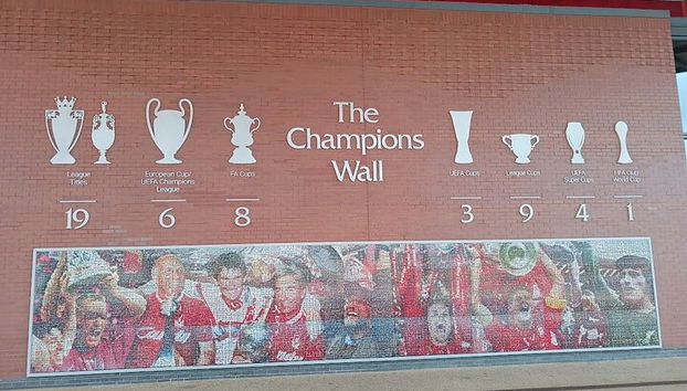 O Muro dos Campeões no Estádio Anfield
