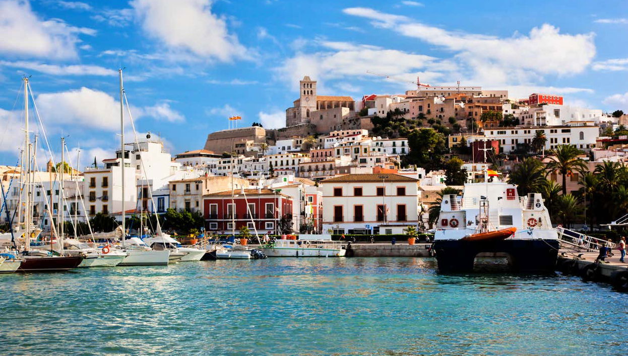 Bus entre l'aéroport et la ville d'Ibiza - Photo 1