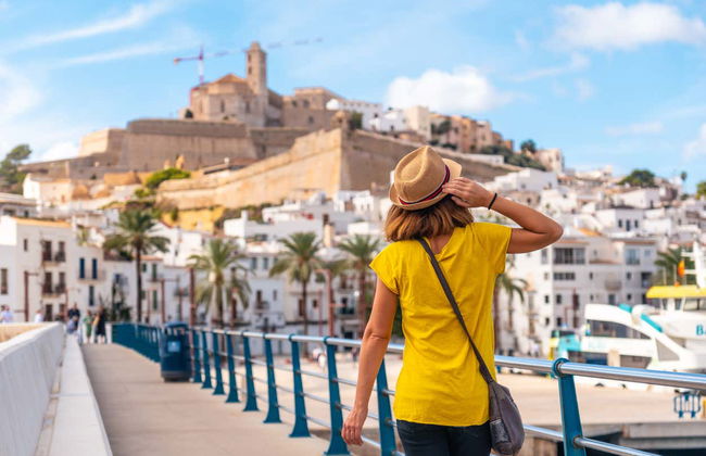 Bus entre l'aéroport et la ville d'Ibiza - Photo 6
