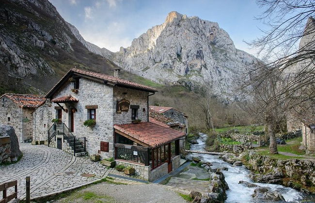 Picos de Europa: Bulnes, funicular y queso Cabrales desde Oviedo - Foto 1