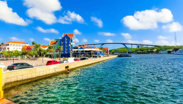 Tour of Willemstad + Liqueur Tasting - Photo 2