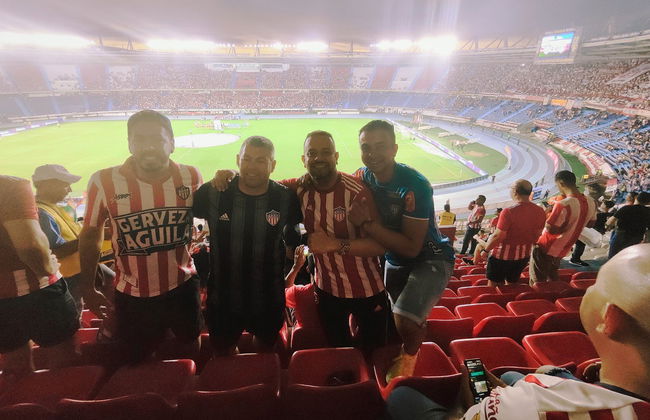 Partido de fútbol en Barranquilla con guía local - Foto 5