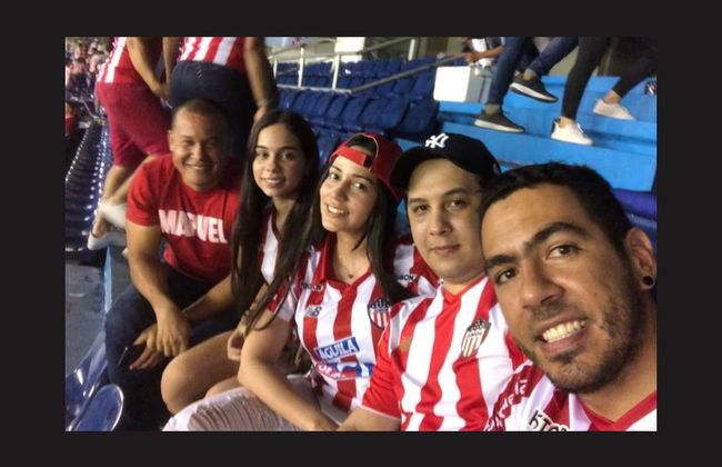 Partido de fútbol en Barranquilla con guía local - Foto 4