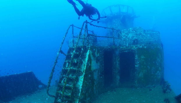 Buceo en el naufragio HTMS Chang - Foto 2