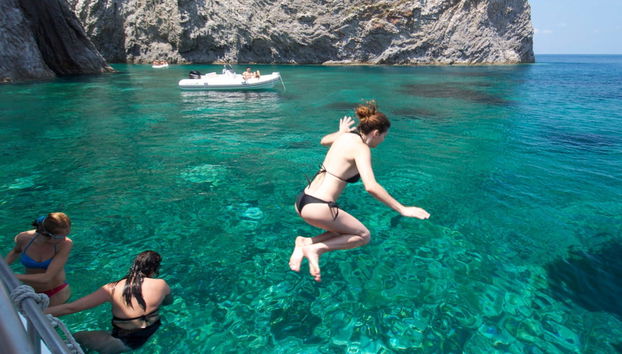 Ponza Island Boat Trip - Photo 4