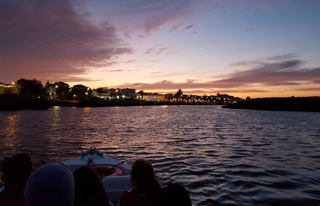 Paseo en barco por Ponta da Piedade al atardecer - Foto 5
