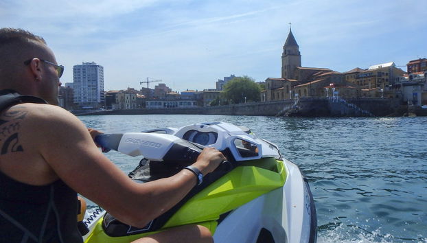 Balade en jet ski à Gijón - Photo 2