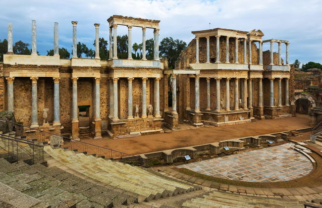 Visita guiada por el anfiteatro y teatro romano - Foto 2