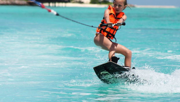Esquí acuático o wakeboard en Maafushi - Foto 3