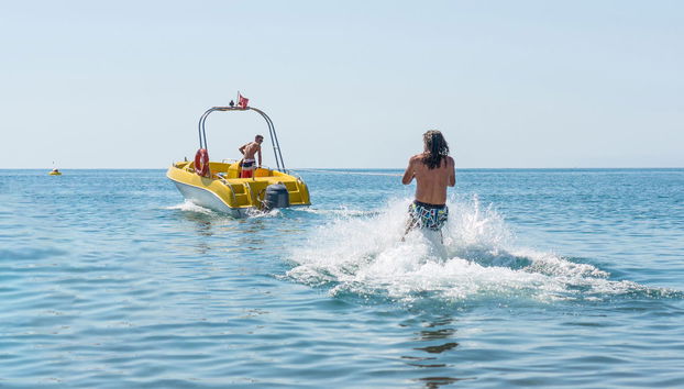 Esquí acuático o wakeboard en Maafushi - Foto 4
