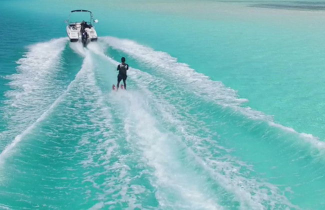 Esquí acuático o wakeboard en Maafushi - Foto 3