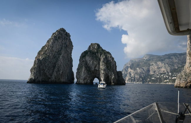 Tour in barca dell'isola di Capri - Foto 2