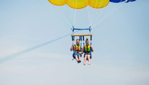 Parasailing en Bahía Montego - Foto 2