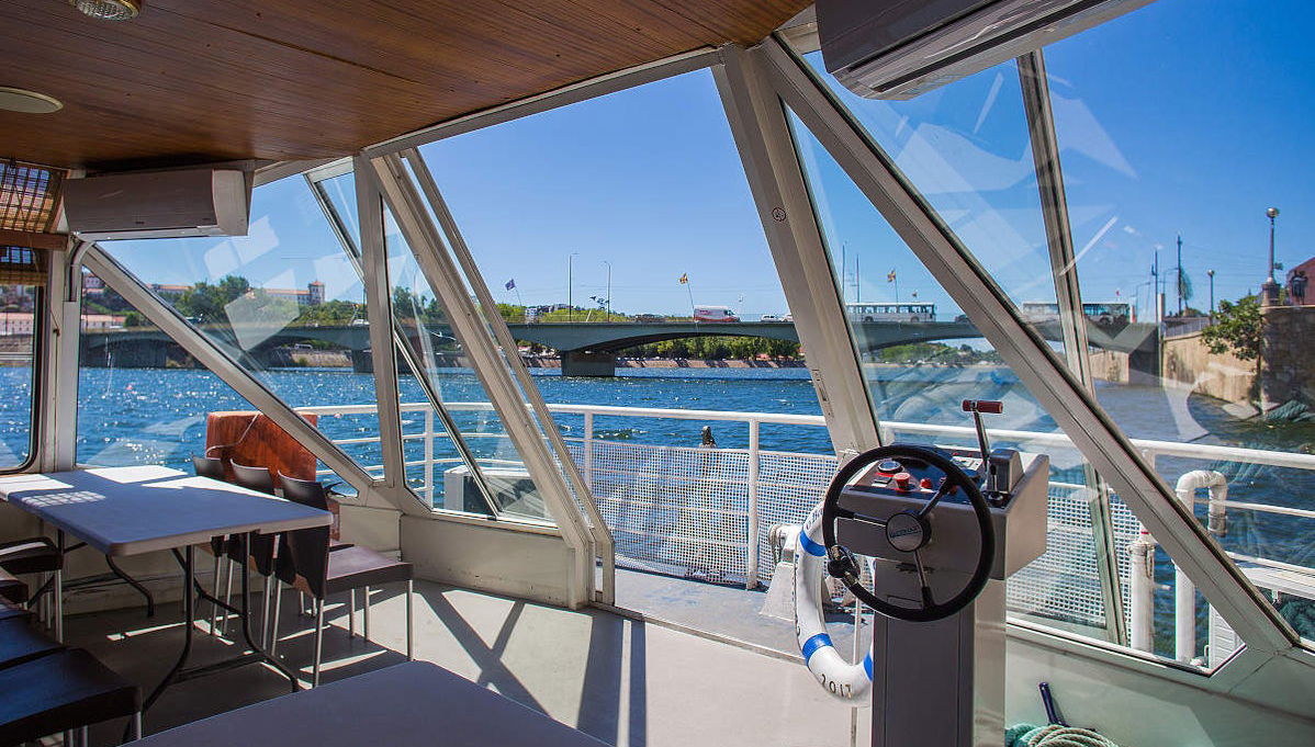 Autobús y barco turístico de Coímbra - Foto 1