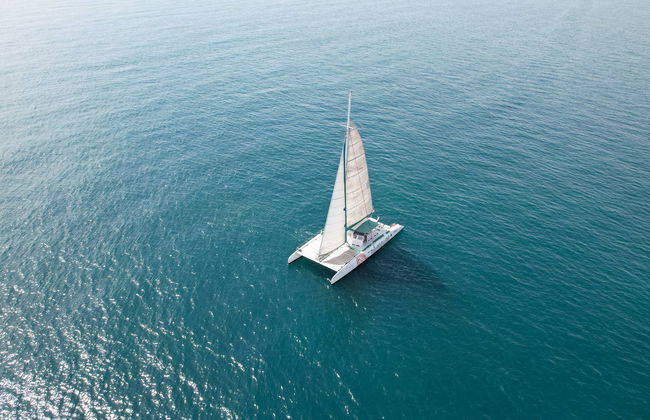 Paseo en catamarán al atardecer - Foto 7
