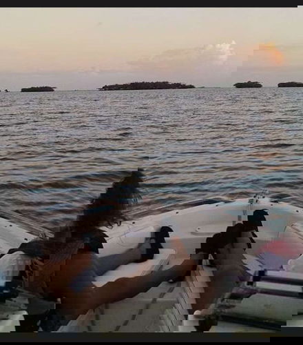 Foto de Paseo privado en barco por la bahía bioluminiscente