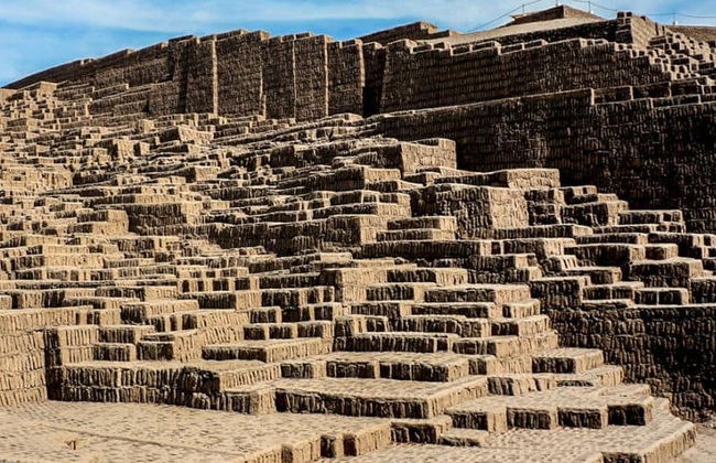 Santo Domingo Convent + Casa del Oidor or Larco Museum - Photo 2