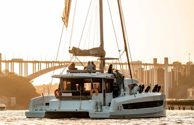Paseo en catamarán al atardecer - Foto 4