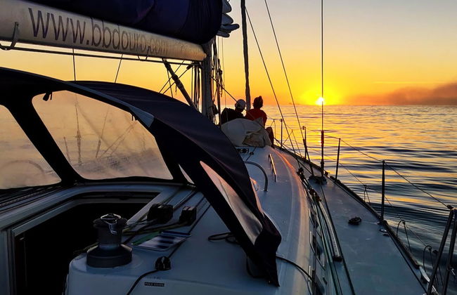Paseo en catamarán al atardecer - Foto 6
