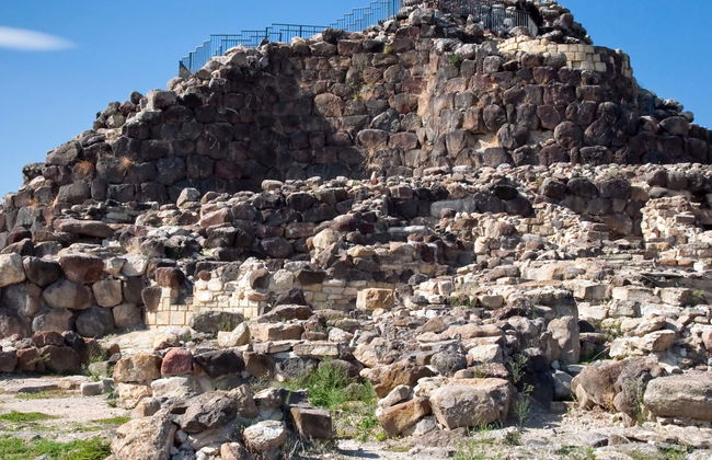 Excursión a Su Nuraxi de Barumini y las Domus de Janas - Foto 3