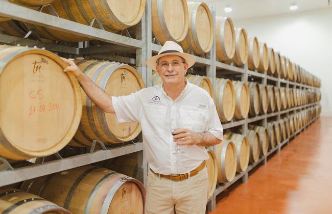 Visita a la bodega Dos Hemisferios - Foto 1
