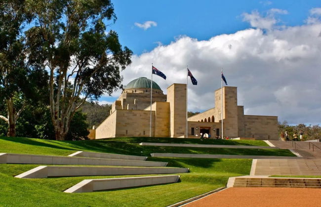 Highlights of Canberra Tour - Photo 5