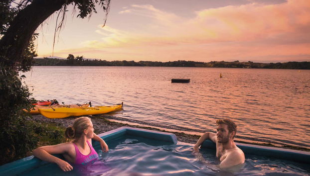 Tour en kayak por el lago Rotoiti + Aguas termales de Manupirua - Foto 4
