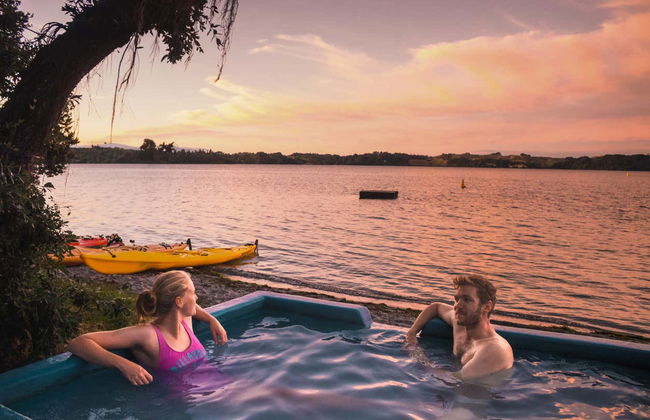 Lake Rotoiti Kayak Tour + Geothermal Pools - Photo 4