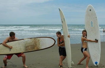 Montañita Surf Lesson - Photo 3