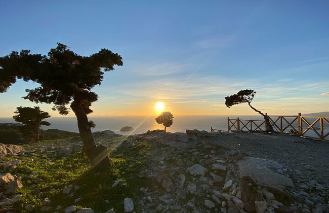 Escursionismo in Piccolo Gruppo Tramonto a Monolithos - Foto 12